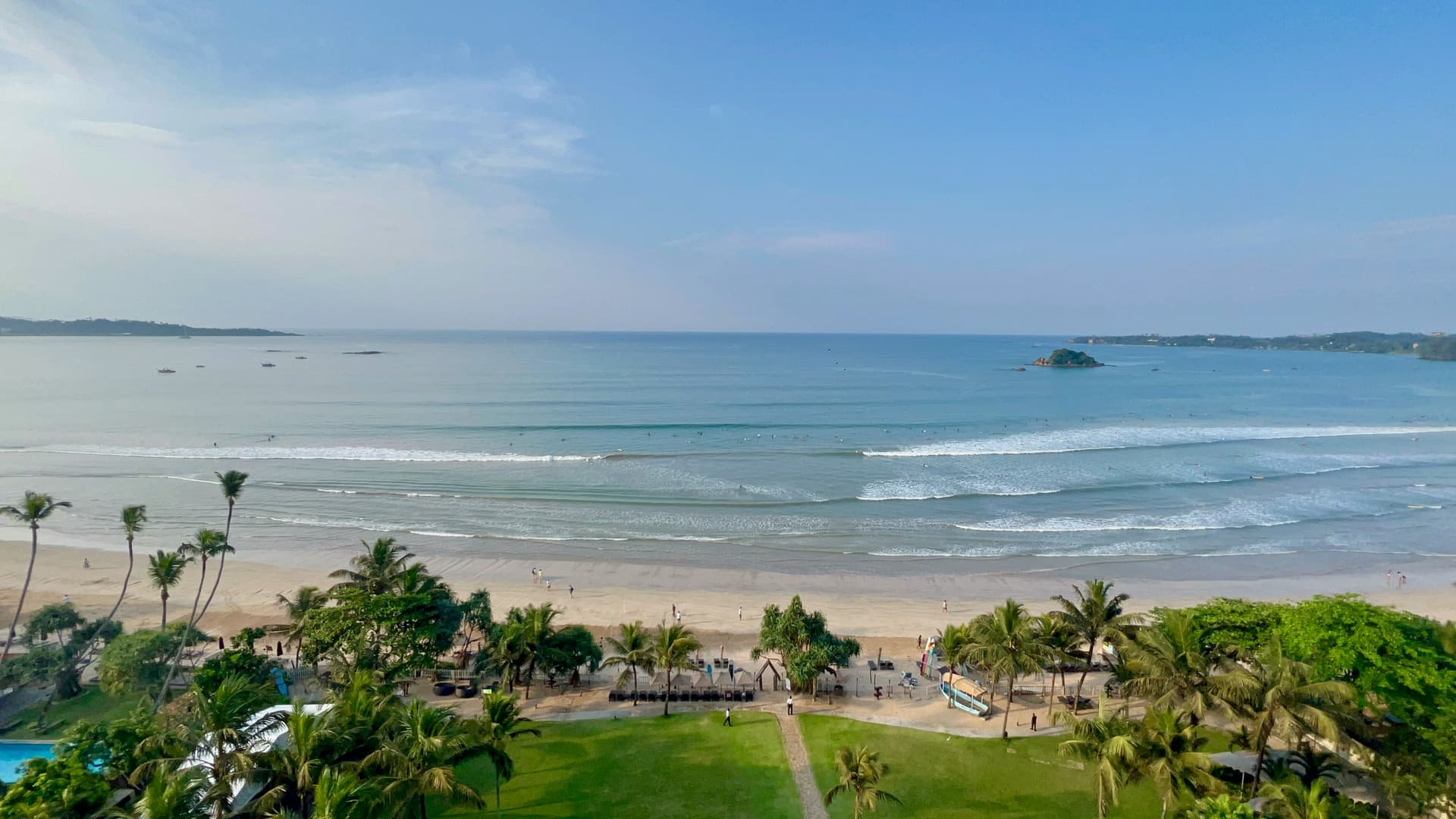 Weligama's Surfing Hotspot 🌊🏄♂️🇱🇰